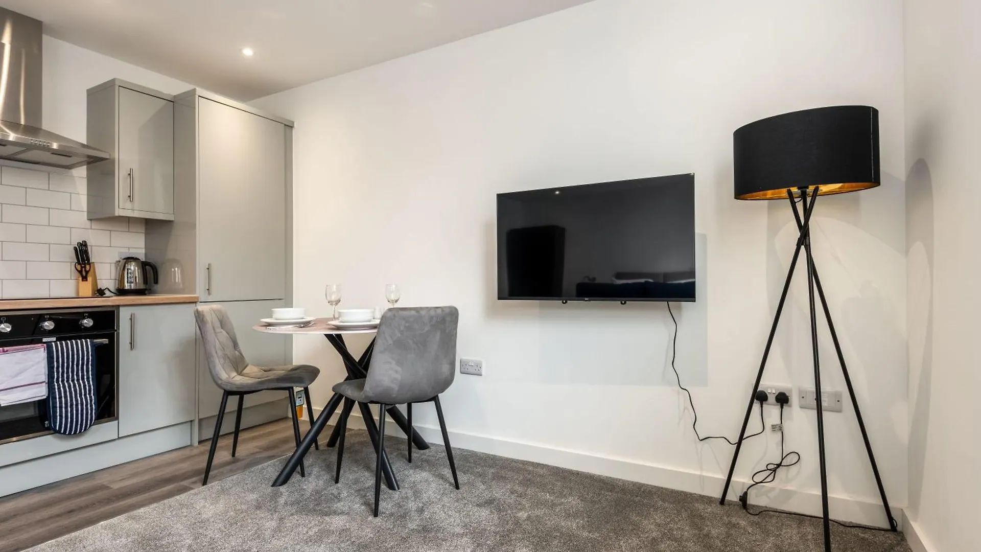 Contemporary Studio Apartment In Central 罗瑟勒姆